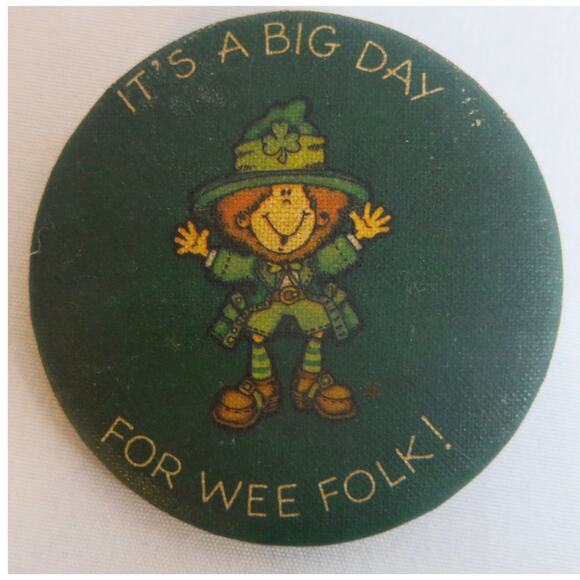 Vintage Hallmark Irish Leprechaun Pin St Patricks Day "...Wee Folk" 1979 Green - Picture 1 of 7